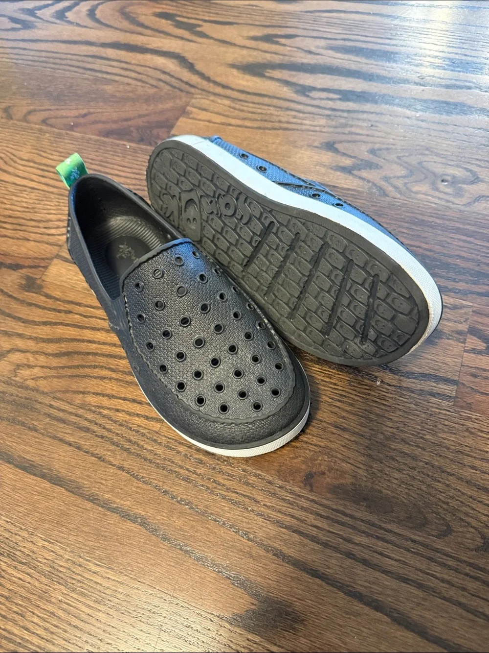 EUC SANUK LIL WALKER SIZE 3 BOYS UNISEX WATER SHOES SLIP ON YOUTH LOAFER